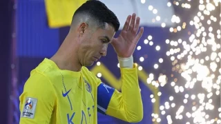 بعد حركته الخادشة للحياء .. الاتحاد السعودي يعاقب رونالدو