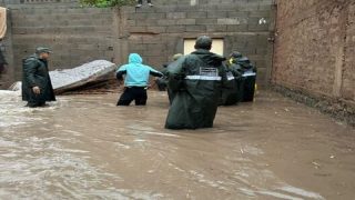 فيضانات وسيول ورزازات تتسبب في انهيار منازل وتحول الشوارع إلى أنهار