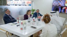 مزور تتباحث مع المدير العام لسلطة مركز دبي التجاري العالمي