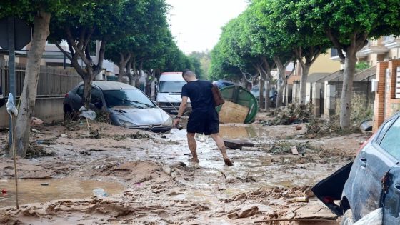 Espagne : Les secouristes poursuivent les recherches après les inondations meurtrières tandis que Barcelone en alerte rouge