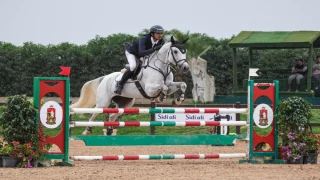 الفارسة إيساي أبيتان تحرز لقب بطولة المغرب للقفز على الحواجز