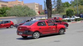 سائق أجرة في السجن بعد شجار مع سائق تطبيق ذكي نقل دبلوماسيا روسيا وزوجته