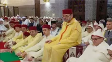 أمير المؤمنين يحيي ليلة القدر ويؤدي صلاة العشاء والتراويح بالرباط