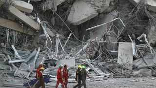 أكثر من 1000 قتيل في زلزال ضرب بورما وخلف دمارًا هائلًا