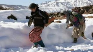 تعليق الدراسة في مناطق أزيلال الجبلية بسبب التساقطات الثلجية