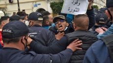 الجزائر: أحكام بالسجن والغرامة ضد نشطاء وصحفيين بسبب منشورات على مواقع التواصل