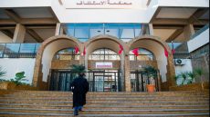 إيقاف 24 شخصا متلبسين بعرقلة السير على مستوى الطريق السيار الداخلي بالدار البيضاء (النائب الأول للوكيل العام للملك لدى محكمة الاستئناف بالبيضاء