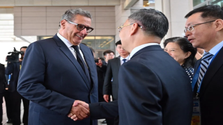 الرباط: أخنوش يتباحث مع مسؤول بالحزب الشيوعي الصيني