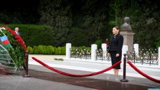 صاحبة السمو الملكي الأميرة للا حسناء تزور بباكو ممر الشرف وممر الشهداء