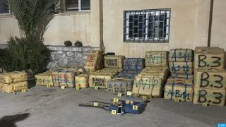 الأمن يحبط تهريب 3 أطنان و850 كيلوغراماً من مخدر الشيرا وتوقيف أربعة متورطين