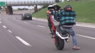 الداخلية تتصدى للسياقة الاستعراضية الخطيرة بتعليمات صارمة للأمن والولاة