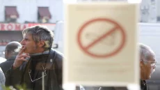 فرنسا تُحظر التدخين في الفضاءات العمومية ابتداء من يوم غد الأحد