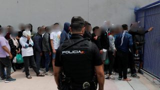 “ماتقيش ولدي” تدين استغلال ضابط إسباني لقاصرين مغاربة وتطالب بتحقيق جنائي عاجل