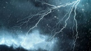 نشرة انذارية: زخات رعدية وبرد ورياح قوية مرتقبة اليوم ببعض المناطق