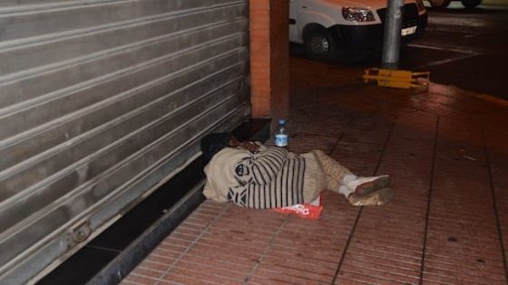 Casablanca : Les sans-abri pris dans l’engrenage de la drogue, de la violence et de l’abandon