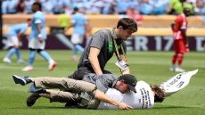 اقتحام مفاجئ يوقف مباراة الوداد ومانشستر سيتي في مونديال الأندية