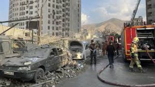 إيران تضرب تل أبيب بصواريخ باليستية رداً على هجوم إسرائيلي على مواقع نووية