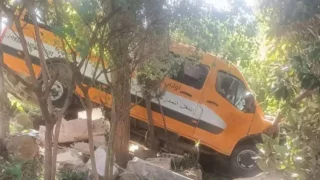 حادثة سير خطيرة لحافلة مدرسية بتطوان والأشجار تنقذ الركاب من مأساة