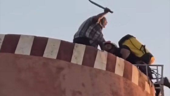 بني ملال.. شخص يُنهي احتجاجه بإلقاء نفسه من أعلى خزان مياه بجماعة أولاد يوسف
