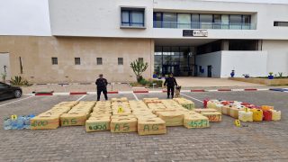 الصويرة.. إحباط محاولة تهريب 3 أطنان و30 كلغ من مخدر الشيرا وتوقيف 3 أشخاص يشتبه في ارتباطهم بشبكة للتهريب الدولي للمخدرات