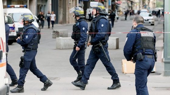 توقيف طبيب مغربي بفرنسا بعد اتهامه بقتل زوجته الطبيبة وتقطيع جثتها بضواحي تازة