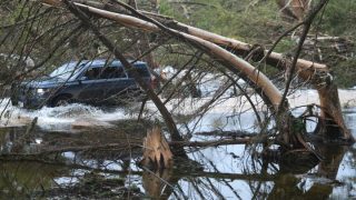 فيضانات تكساس تخلف عشرات القتلى والمفقودين واستنفار لفرق الإنقاذ