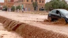 اضطرابات جوية تضرب مناطق عدة بالمغرب: سيول جارفة وطرق مقطوعة وأشجار متضررة