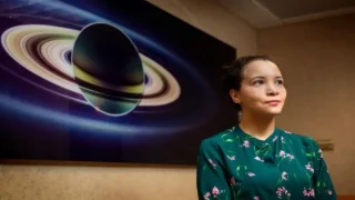 عالمة مغربية تقود اكتشاف قمر جديد يدور حول “أورانوس”