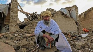 حصيلة زالزال أفغانستان تتجاوز 800 قتيل