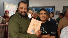 أسرة بلعيد بويميد تُصدر كتابه الفكاهي الأخير: “B.B. chez la Psy” تكريماً لذاكرته