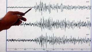 زلزال بقوة 7,8 درجات في أقصى الشرق الروسي وتحذيرات من تسونامي