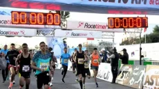 إلياس فيفا وليكينا أمباو يتوجان بلقب سباق 10 كلم الدولي بالدار البيضاء