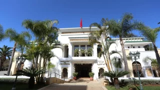 الداخلية تحيل قضية عامل آسفي السابق المتهم بالارتشاء على النيابة العامة