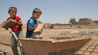 تقرير: الأطفال ضحايا رئيسيون للاتجار بالبشر في إفريقيا