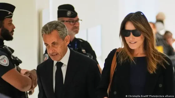 النيابة العامة الفرنسية تطلب إطلاق سراح ساركوزي بانتظار محاكمة الاستئناف