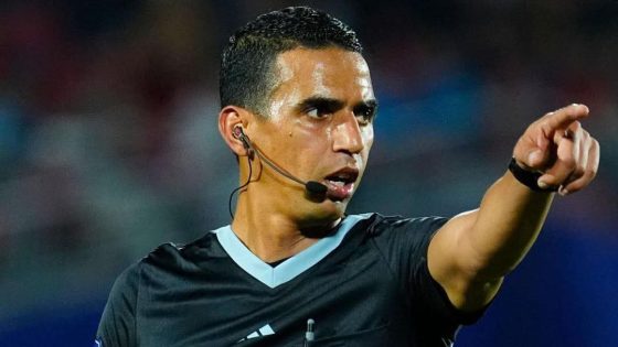خمسة مغاربة ضمن قائمة حكام مباريات كأس أمم إفريقيا لكرة القدم