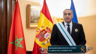 المدير العام للأمن الوطني ولمراقبة التراب الوطني يتقلَّد وسام الصليب الأكبر للاستحقاق للحرس المدني الإسباني