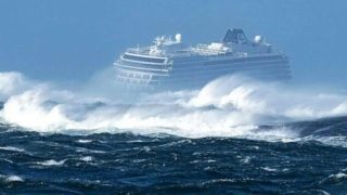 عاصفة “إيميليا” تشل حركة الملاحة البحرية بين طريفة وطنجة وتثير الذعر بين المسافرين