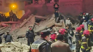 فاجعة فاس تتفاقم.. ارتفاع حصيلة ضحايا انهيار بنايتين إلى 22 وفاة وعمليات الإنقاذ مستمرة