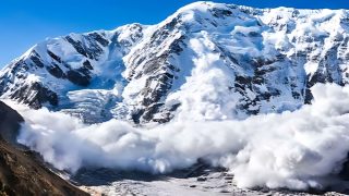 مصرع أربعة أشخاص في انهيار ثلجي بمنطقة جبلية في اليونان