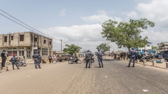 بنين تعتقل 14 شخصا بعد إحباط محاولة الانقلاب