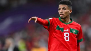 ليكيب: عز الدين أوناحي.. لاعب الوسط الجوال الذي يحمل المغرب في قلبه