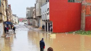 فيضانات قوية تعصف بمدينة القصر الكبير بسبب فيضان وادي اللوكوس