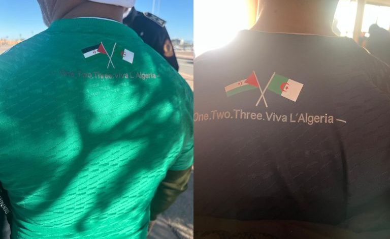 توقيف مشجعين جزائريين بمراكش بسبب ارتدائهما قمصانًا تحمل “العلم الوهمي للبوليساريو”