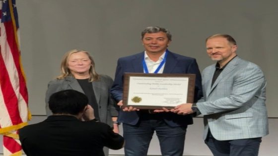 كمال الودغيري يحصل على ميدالية القيادة الاستثنائية من ناسا تقديرًا لإسهاماته العلمية البارزة