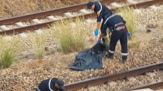 مصرع لاعبتين في كرة القدم بحادث دهس بقطار في حي الرجاء بالدار البيضاء وتحقيق لتحديد الملابسات