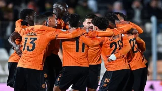 نهضة بركان يتأهل إلى ربع نهائي دوري أبطال إفريقيا بفوز ساحق على ريفرز يونايتد