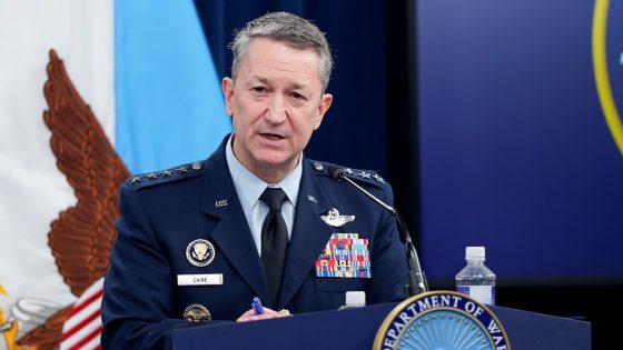 رئيس هيئة الأركان الأمريكية: مضيق هرمز.. بيئة “معقدة تكتيكيا” يصعب تأمينها