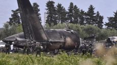 الجزائر.. تحطم طائرة نقل عسكرية يخلف مقتل طيارين وإصابة 4 من الطاقم