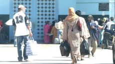 نزلاء المؤسسات السجنية يتلقون قفف المؤونة في ثاني أيام عيد الفطر